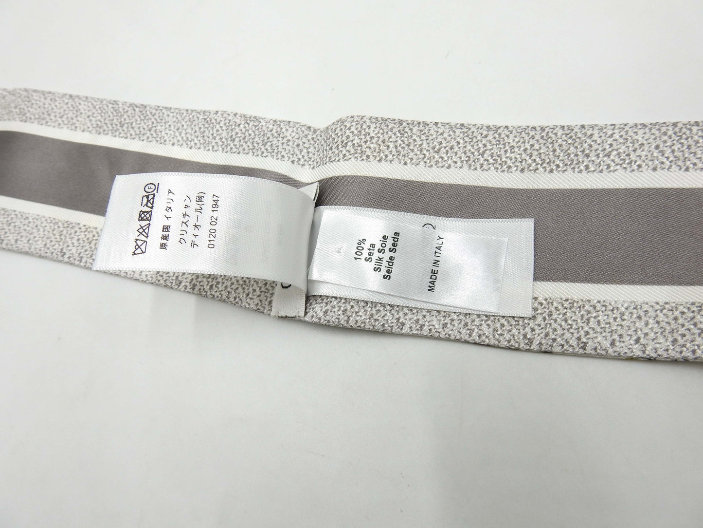 Auth CHRISTIAN DIOR Mitzah Bandeau Scarf 100% Silk Gray White 35ABC106Y60