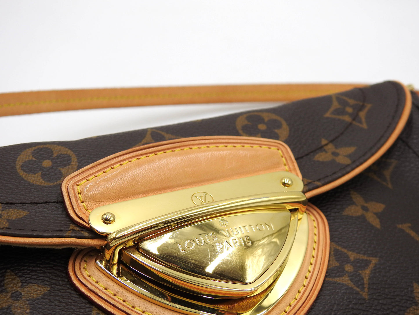 LOUIS VUITTON Pochette Beverly Shoulder Bag Monogram Canvas M40122