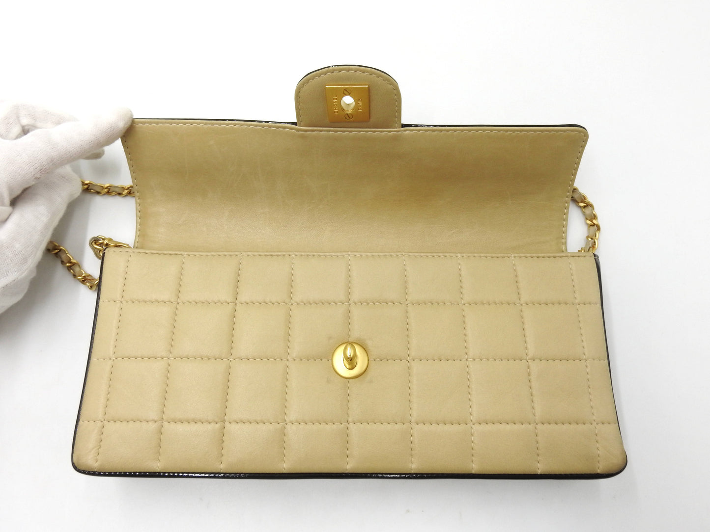 CHANEL Chocolate Bar Chain Shoulder Bag Lambskin Patent Beige Black A15316