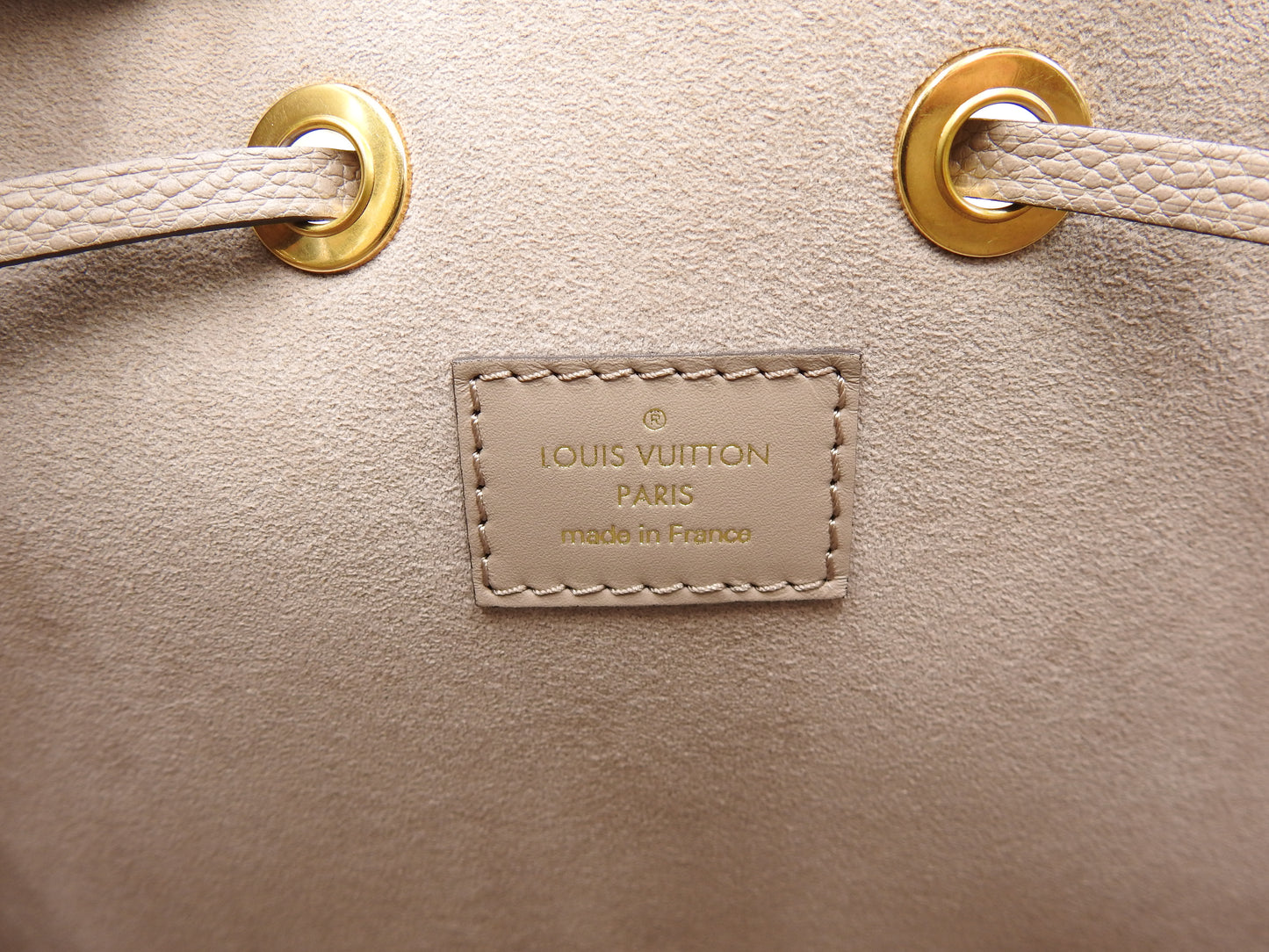LOUIS VUITTON Monogram Empreinte NeoNoe MM Shoulder Hand Bag Dove Cream