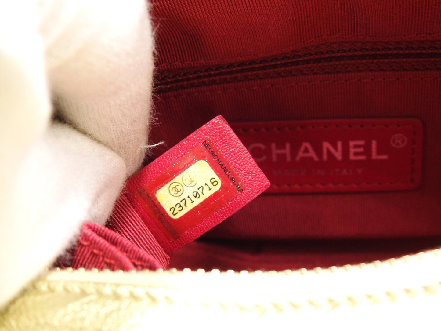 CHANEL Gabrielle De Small Hobo Chain Shoulder Bag Calfskin Gold A91810