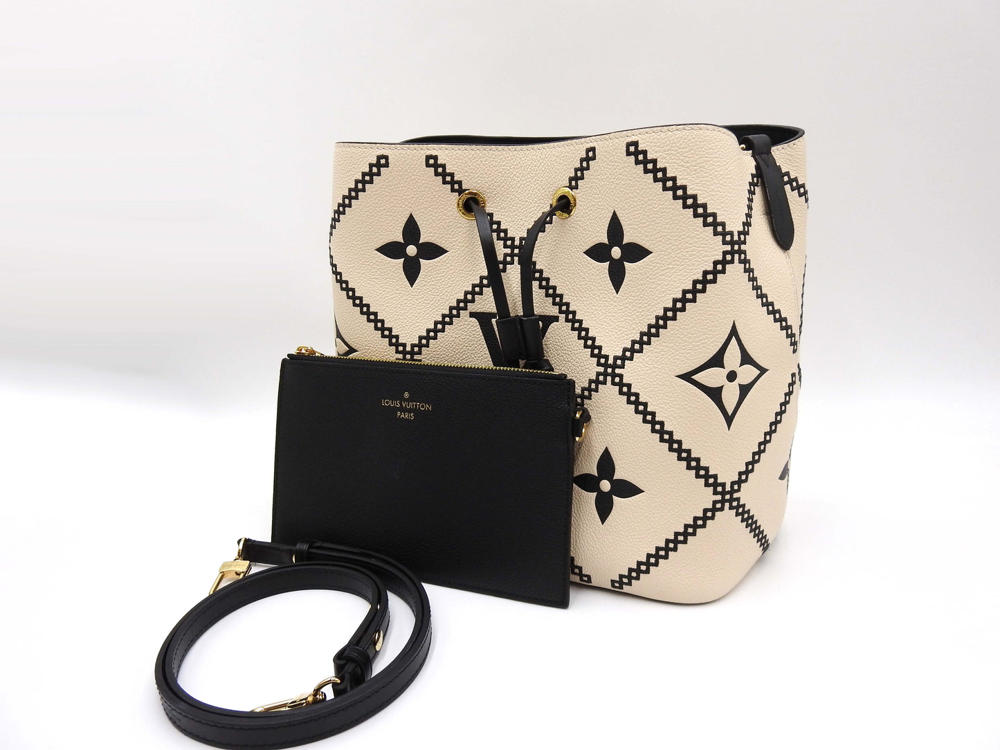 LOUIS VUITTON Embroidered Monogram Empreinte NeoNoe MM Hand Bag M46023