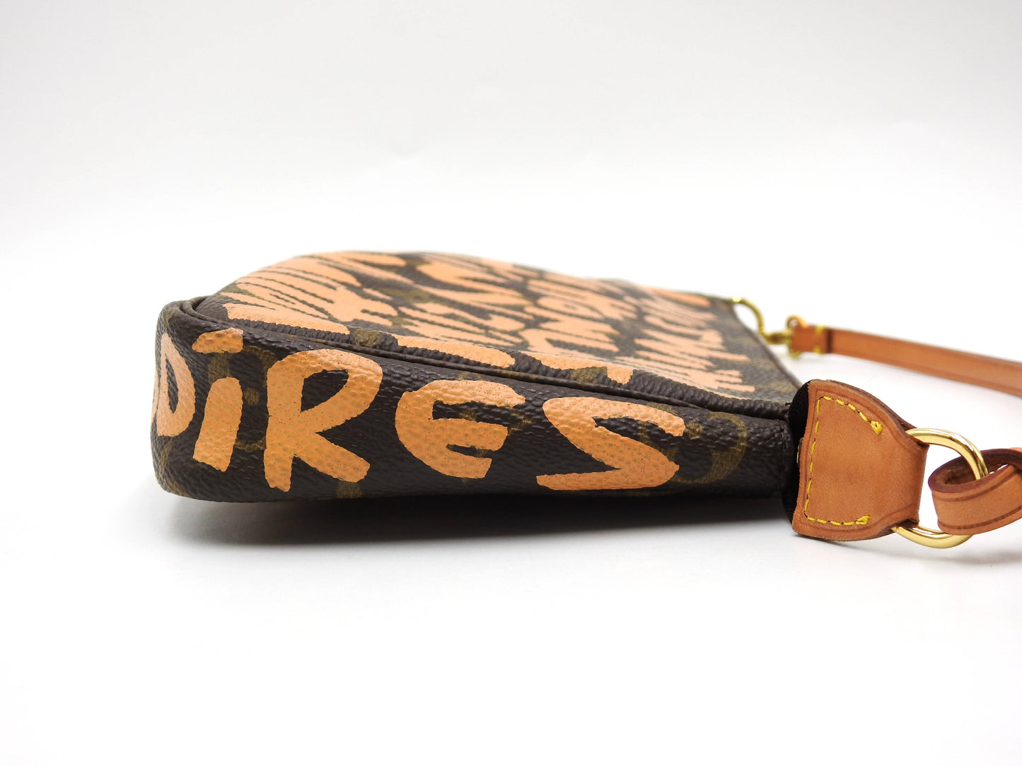 LOUIS VUITTON Pochette Accessories Pouch Monogram Graffiti Peach M92193