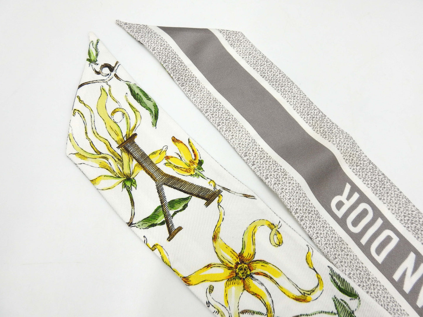 Auth CHRISTIAN DIOR Mitzah Bandeau Scarf 100% Silk Gray White 35ABC106Y60