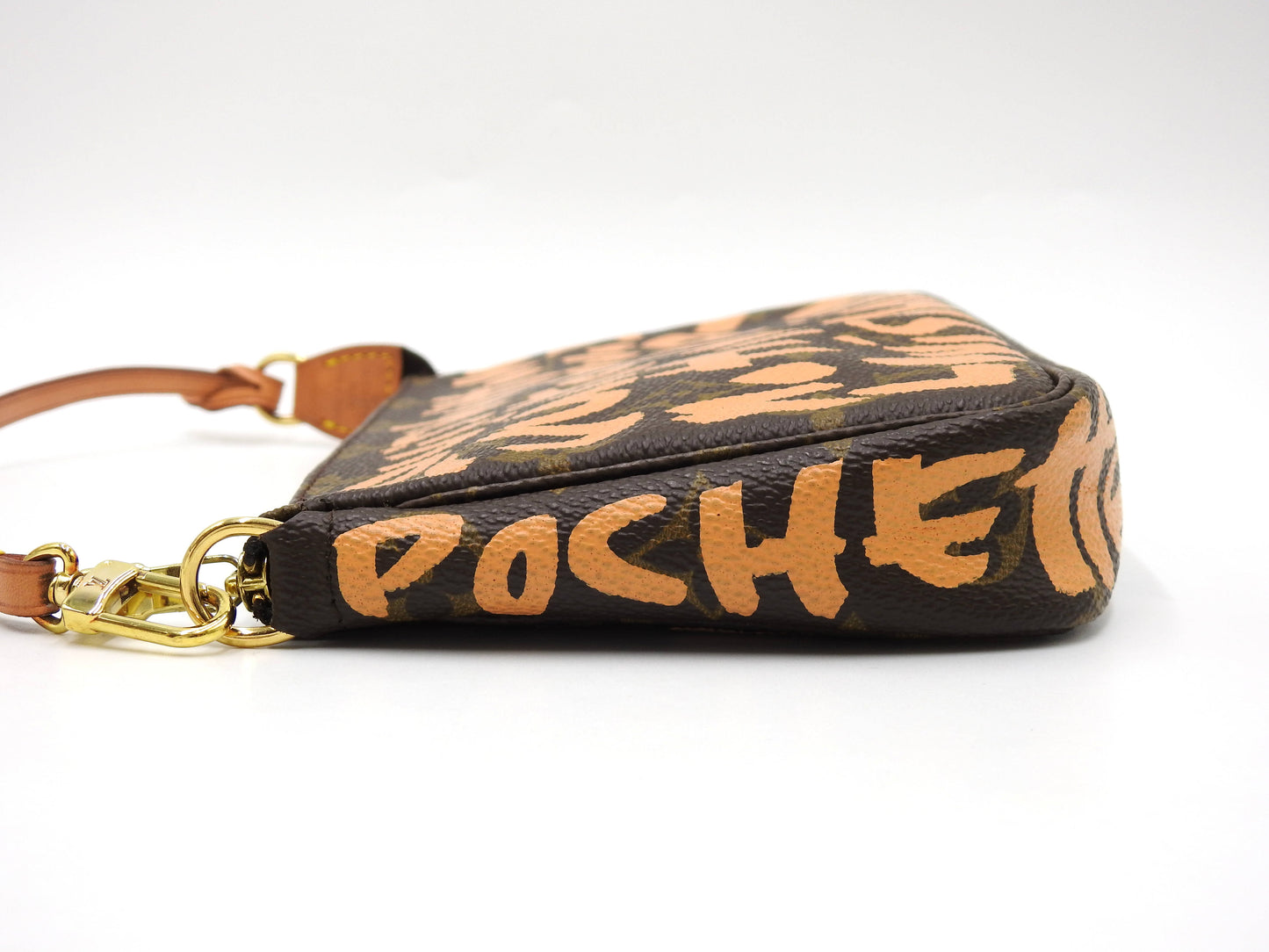 LOUIS VUITTON Pochette Accessories Pouch Monogram Graffiti Peach M92193