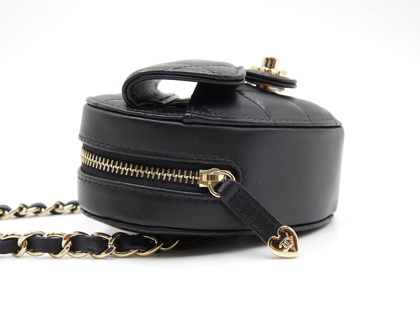 CHANEL CC in Love Heart Chain Waist Belt Bag Lambskin Black AP2787
