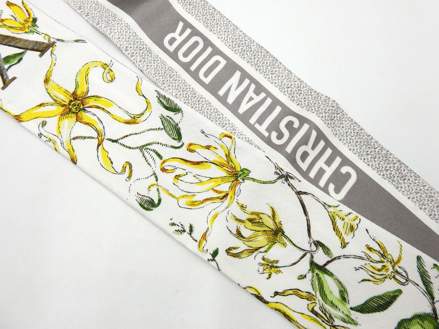 Auth CHRISTIAN DIOR Mitzah Bandeau Scarf 100% Silk Gray White 35ABC106Y60