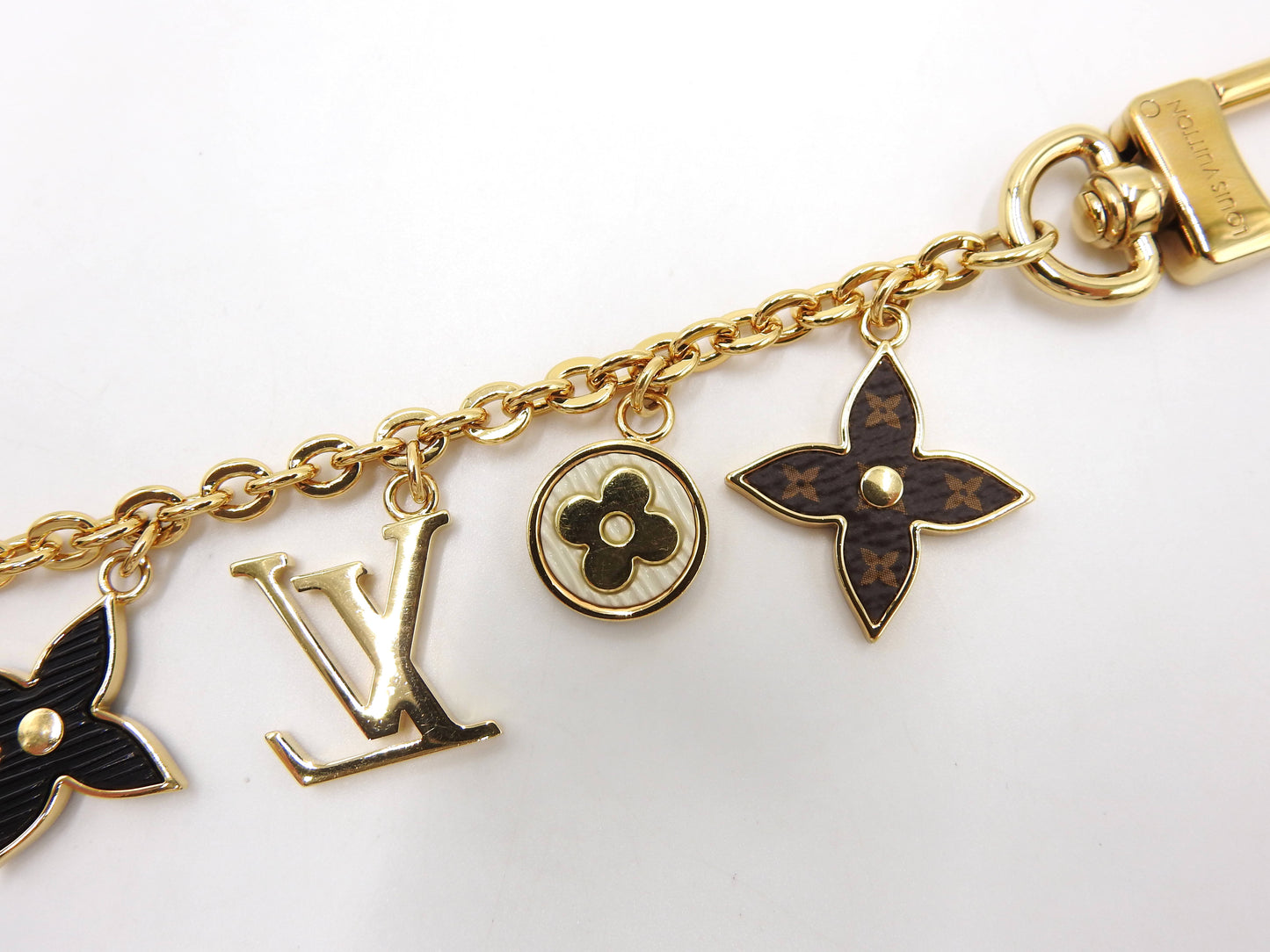 LOUIS VUITTON Spring Street Chain Bag Charm Key Holder Gold M01188