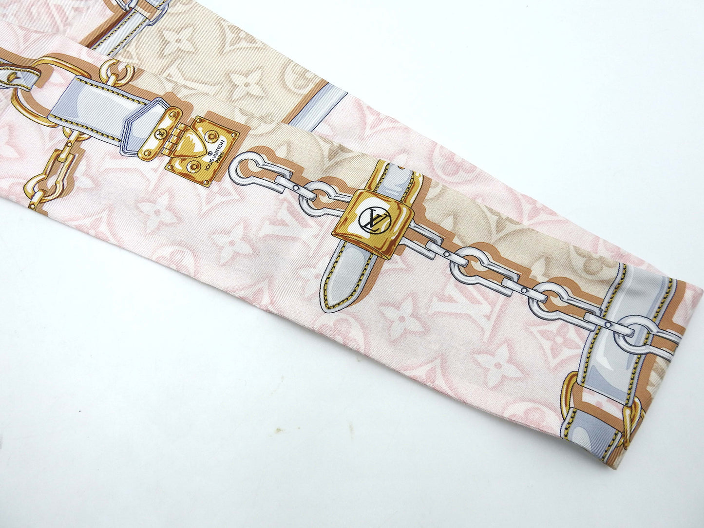 Louis Vuitton Bandeau Denigram Confidential 100% Silk Scarf Pink M78152