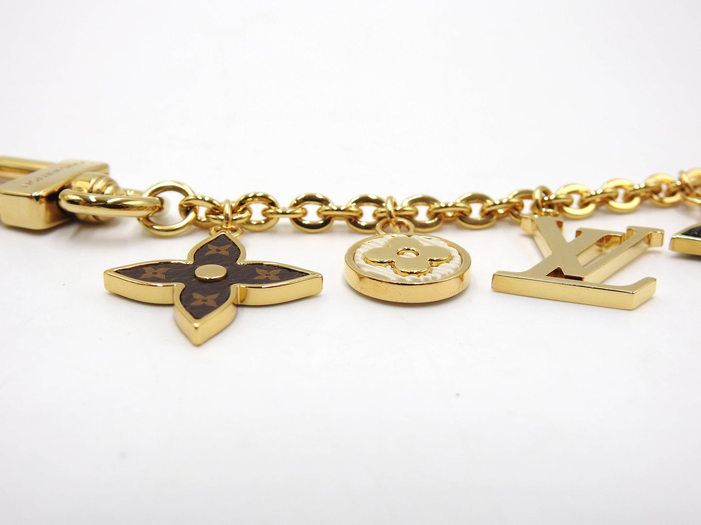 LOUIS VUITTON Spring Street Chain Bag Charm Key Holder Gold M01188