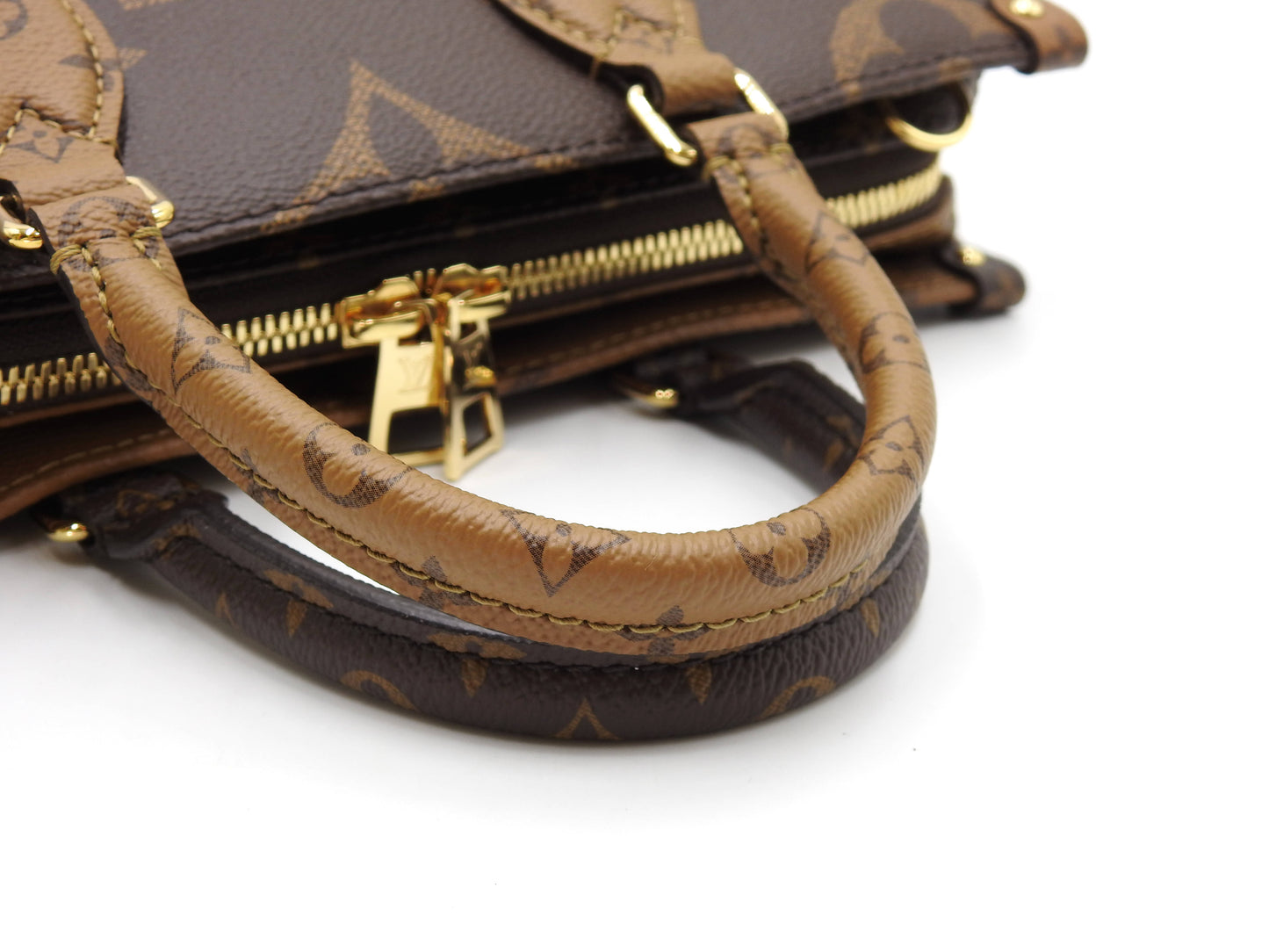 LOUIS VUITTON Monogram Giant Reverse OnTheGO East West Hand Bag M46653