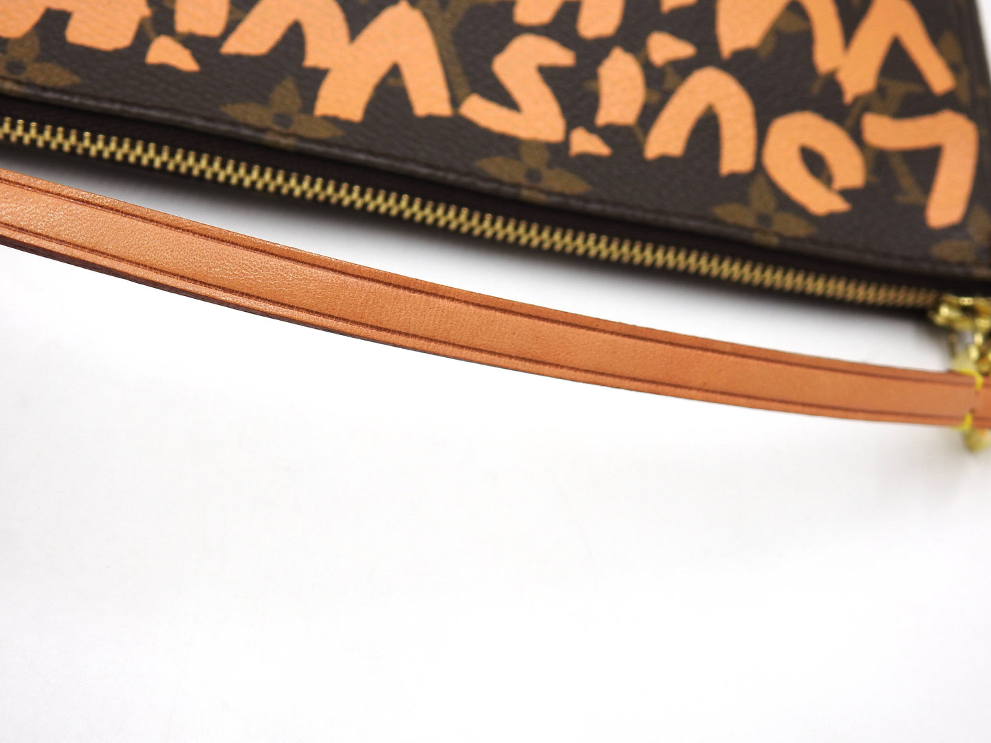 LOUIS VUITTON Pochette Accessories Pouch Monogram Graffiti Peach M92193