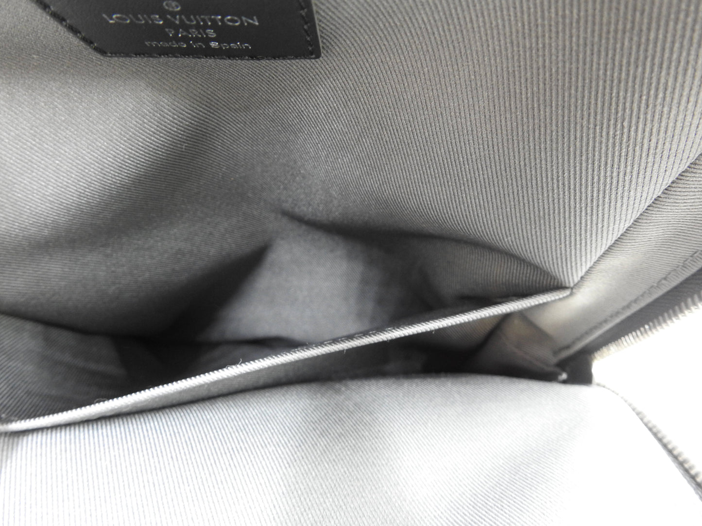 LOUIS VUITTON Damier Graphite LV Logo Avenue Sling Bag N40274