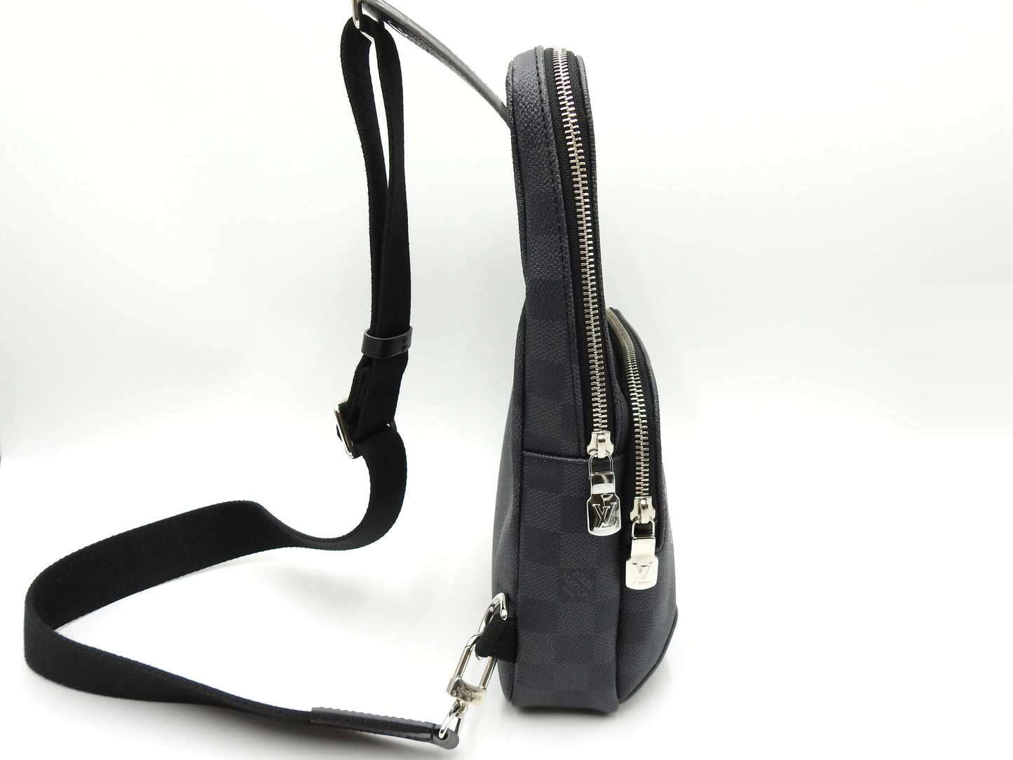 LOUIS VUITTON Damier Graphite LV Logo Avenue Sling Bag N40274
