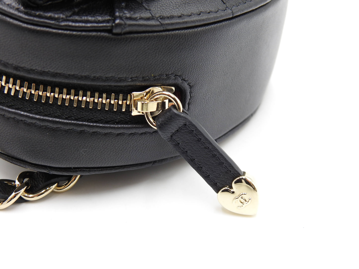 CHANEL CC in Love Heart Chain Waist Belt Bag Lambskin Black AP2787