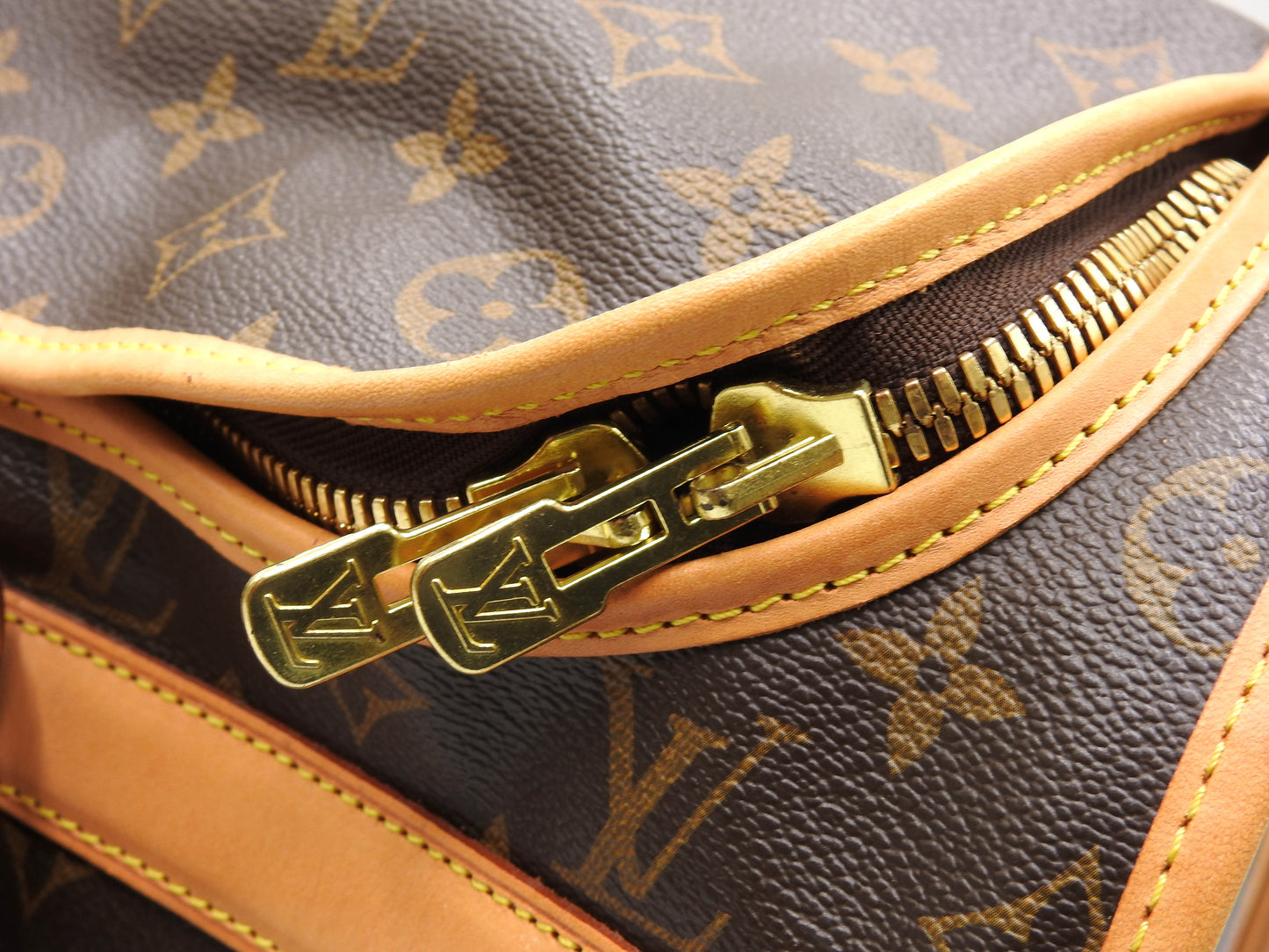 LOUIS VUITTON Monogram Sac Chien 50 Pet Carry Bag Hand Bag Gold M42021