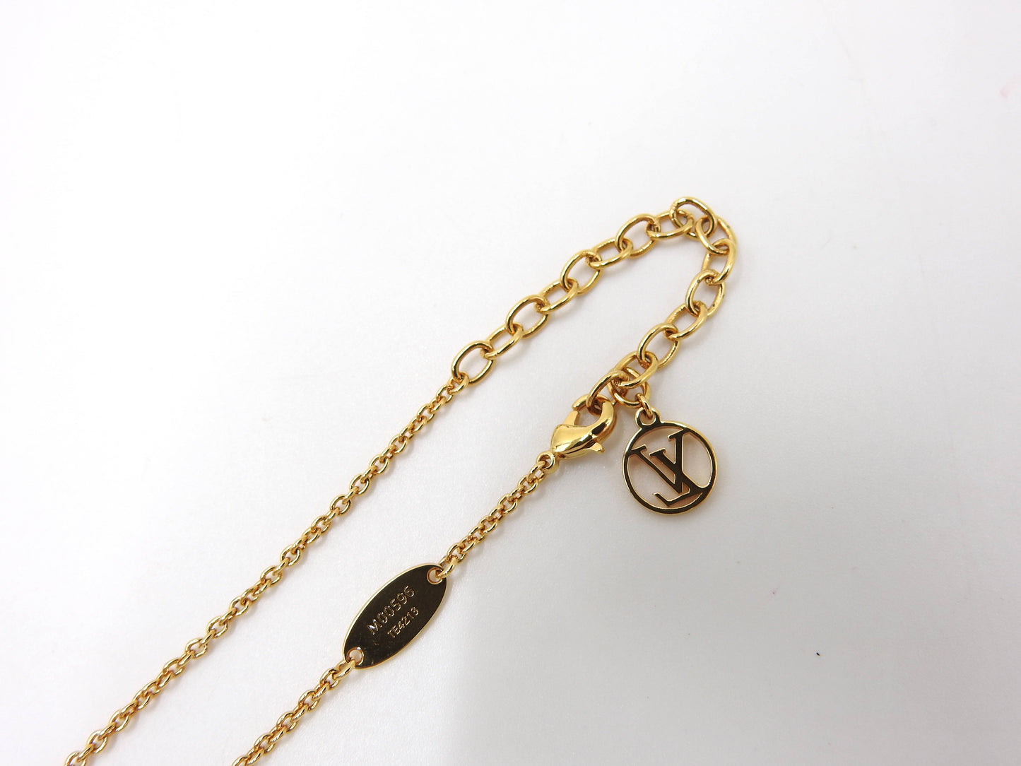 LOUIS VUITTON Collier LV Iconic Pendant Necklace GP Rhinestone Gold M00596