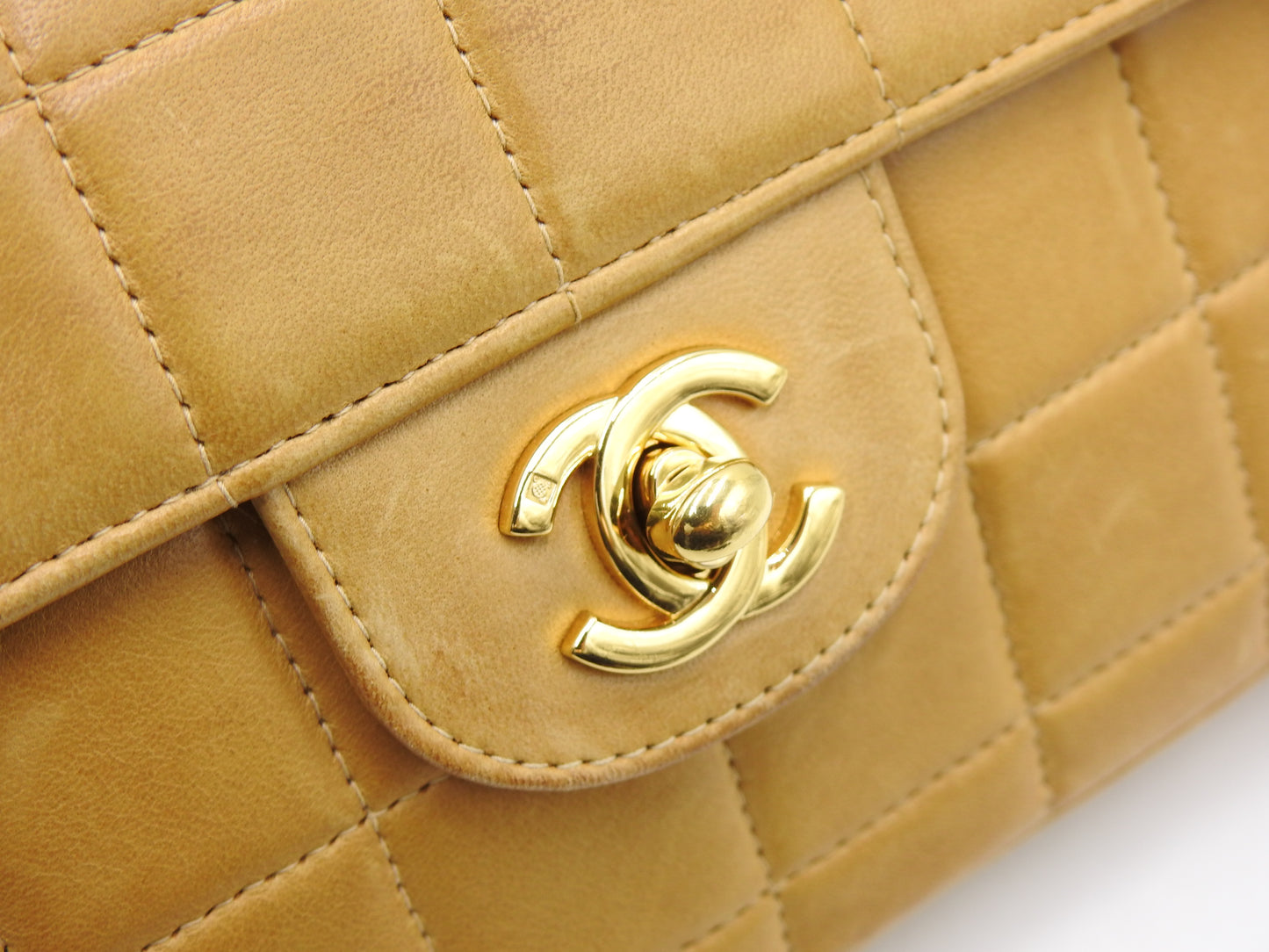 CHANEL Chocolate Bar Chain Shoulder Bag Lambskin Leather Beige Gold A15316