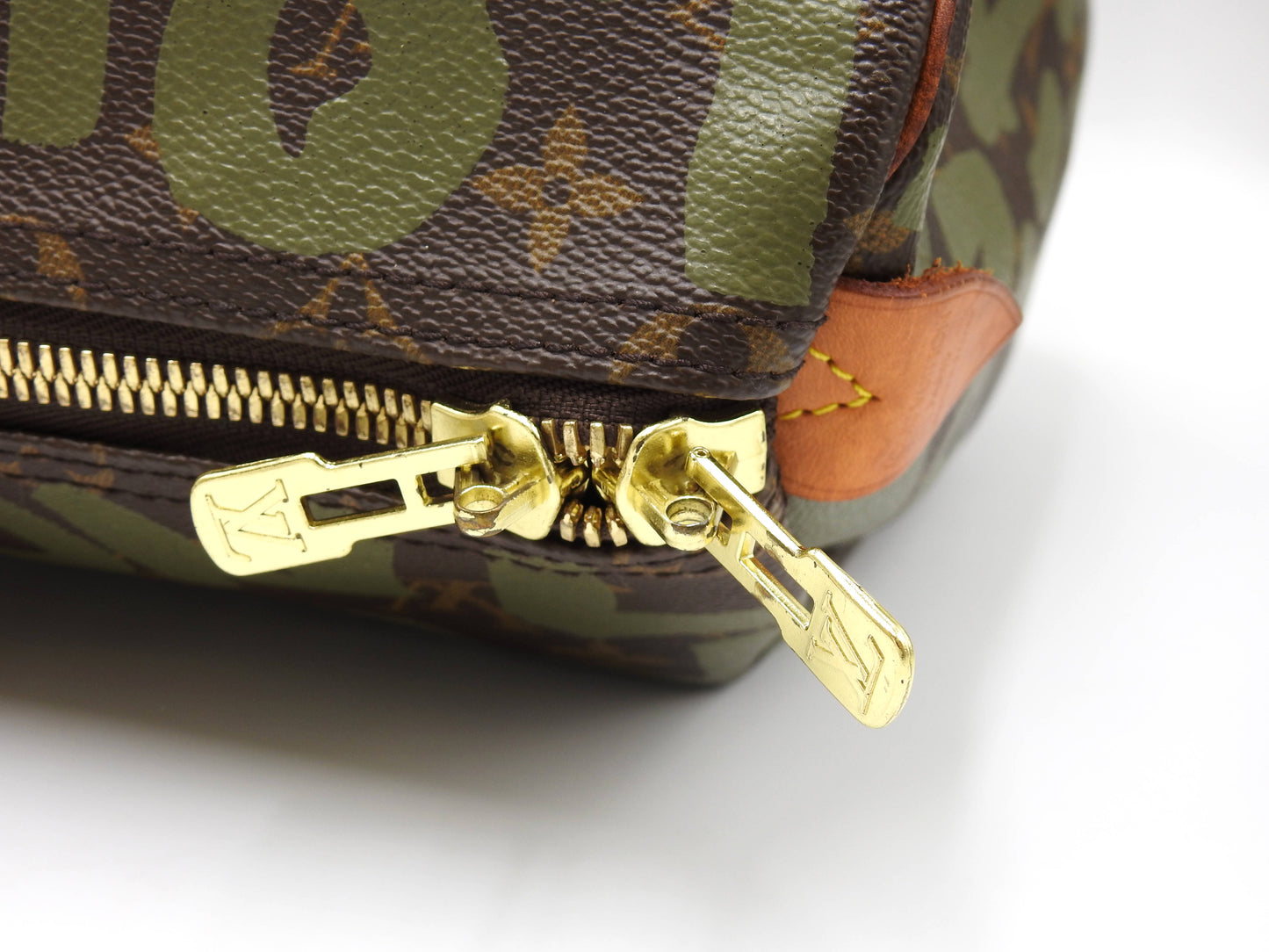 LOUIS VUITTON Monogram Graffiti Keepall 50 Boston Travel Bag Khaki M92196