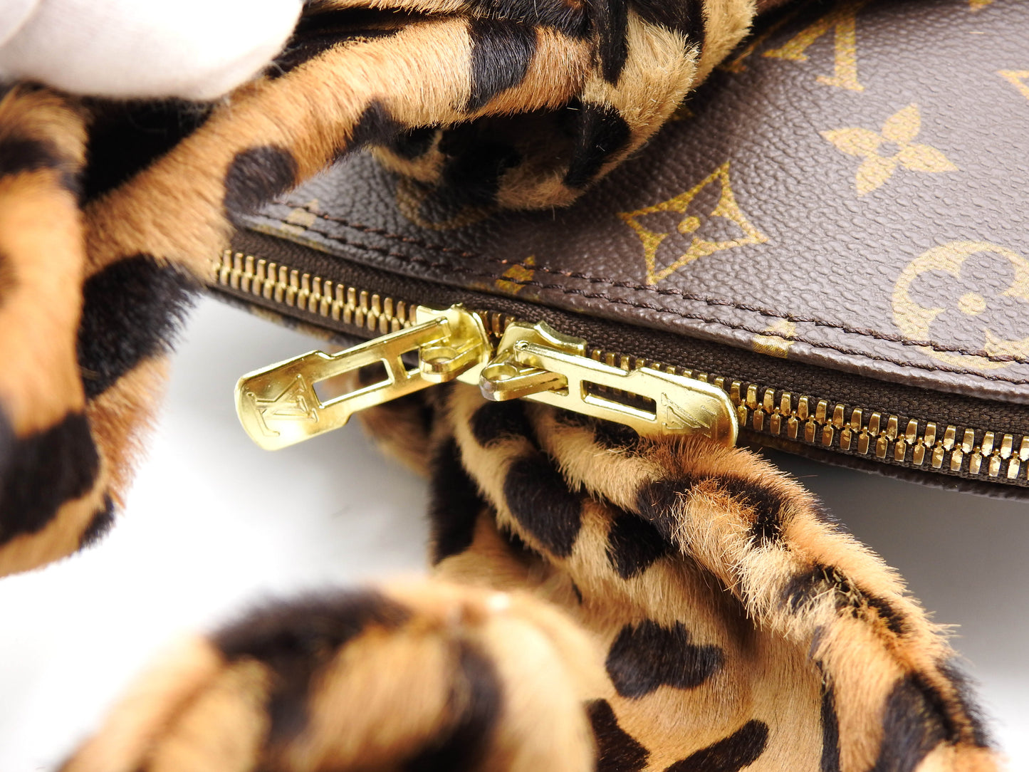 LOUIS VUITTON Alma Azzedine Alaia Monogram Leopard Shoulder Hand Bag M99032