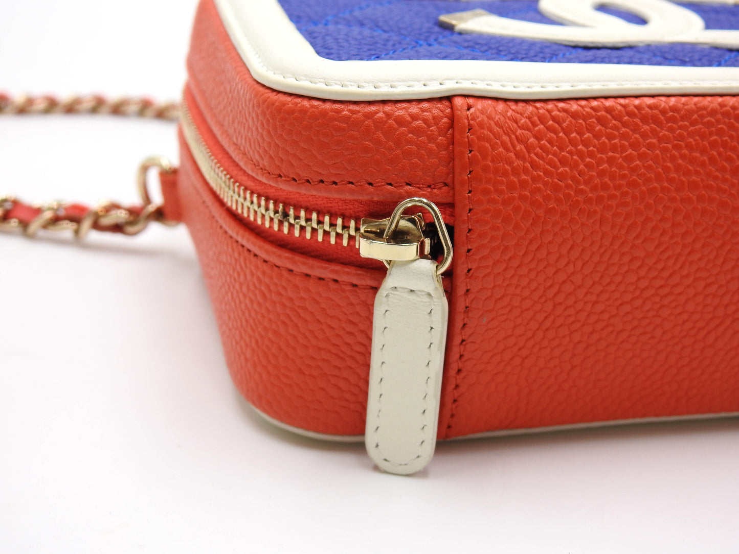 CHANEL CC Filigree Matelasse Chain Shoulder Vanity Bag Caviarskin Blue Red