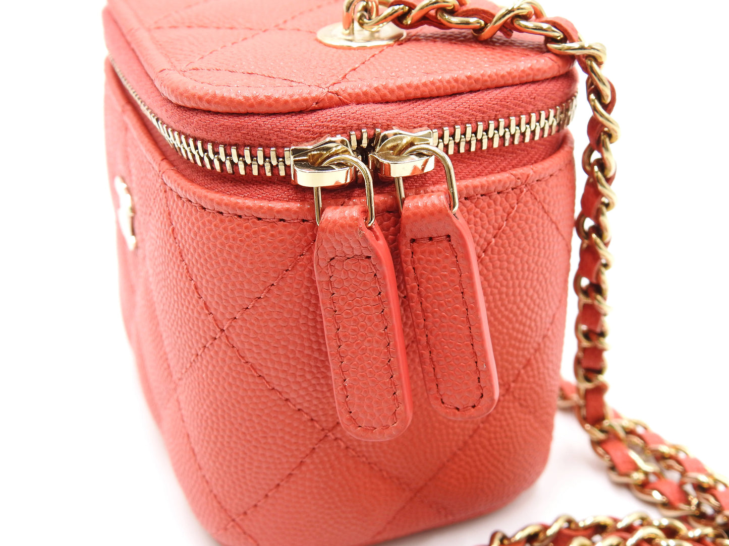 CHANEL CC Matelasse Chain Small Vanity Shoulder Bag Caviarskin Red AP1340