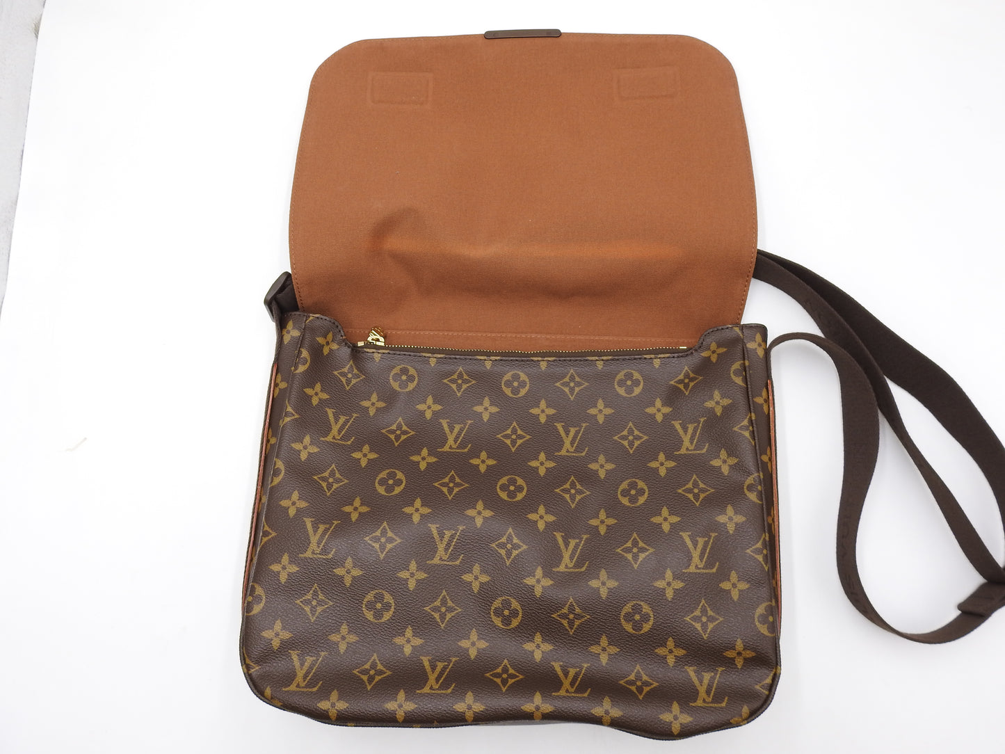 LOUIS VUITTON Monogram Messenger Beaubourg MM Shoulder Bag M97038