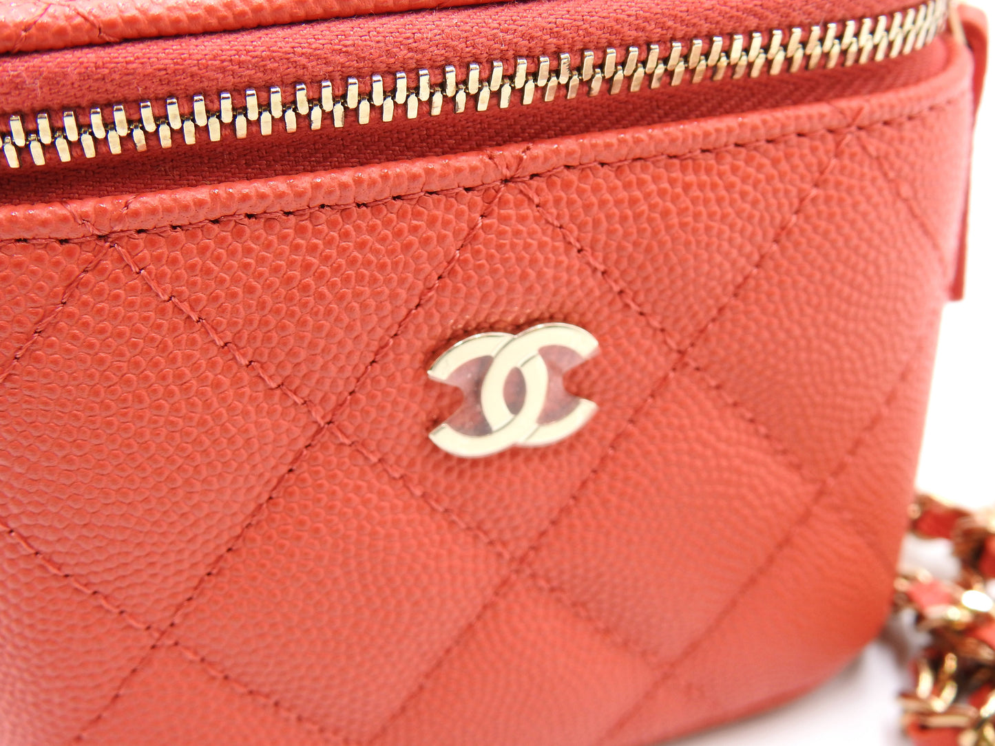 CHANEL CC Matelasse Chain Small Vanity Shoulder Bag Caviarskin Red AP1340