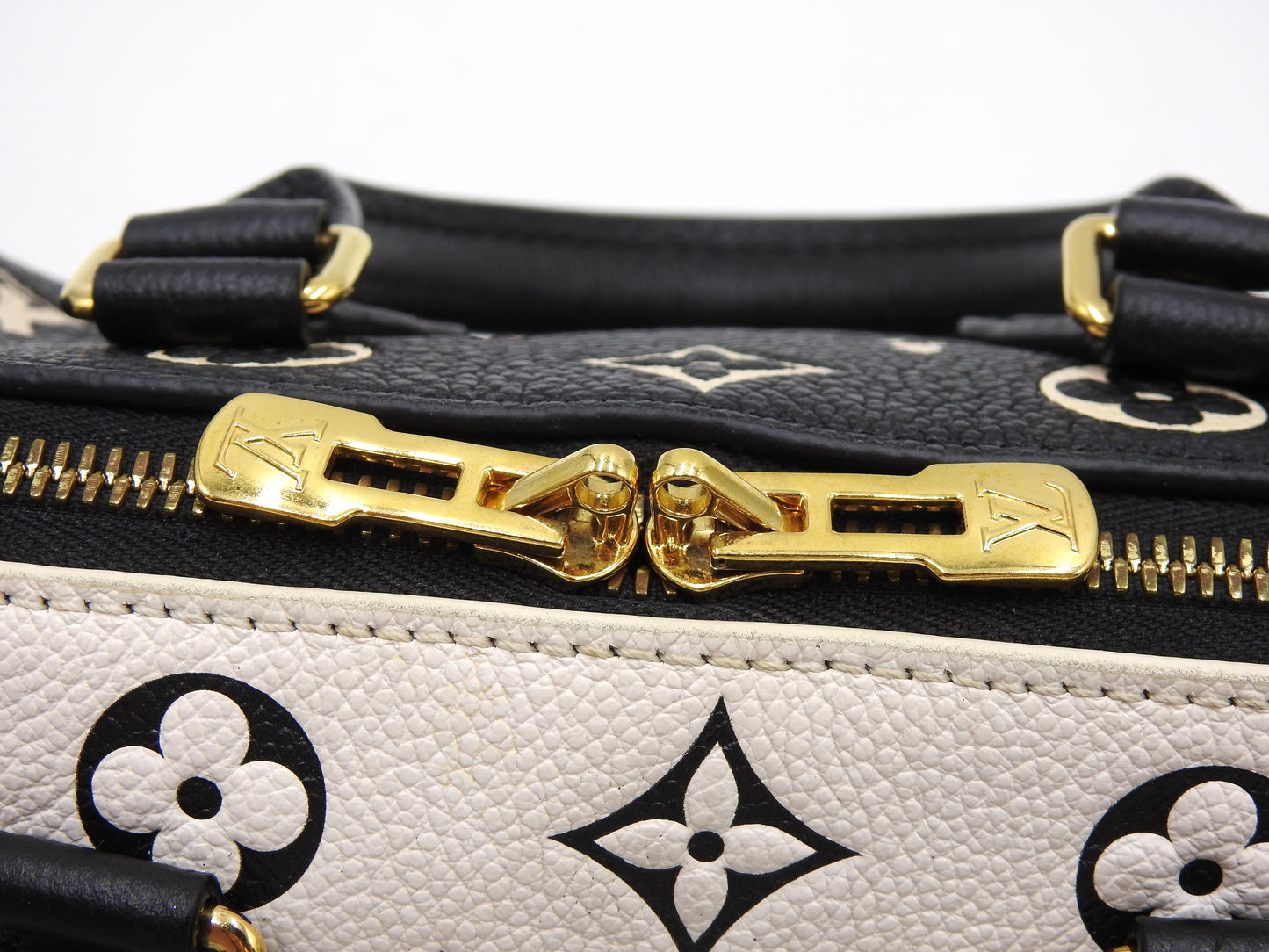 LOUIS VUITTON Monogram Empreinte Speedy 20 Bandouliere Hand Bag M46088