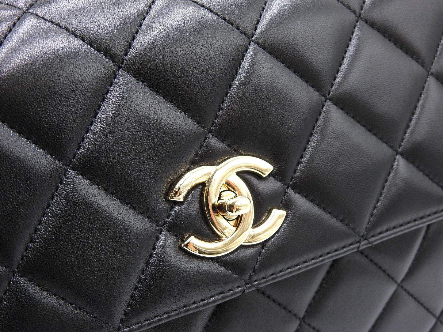CHANEL Medium Trendy CC Top Handle Flap Shoulder Bag Lambskin Black A92237