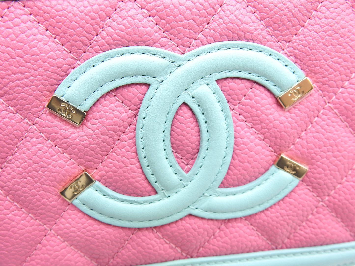Chanel CC Filigree Crossbody Chain Shoulder Vanity Bag Caviarskin A84452