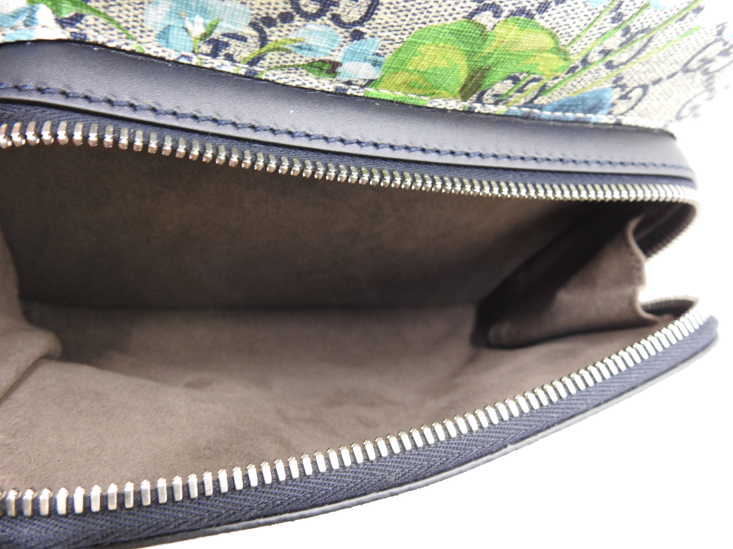 Gucci GG Blooms Supreme Backpack Bag PVC Leather Blue Beige 546327 Outlet