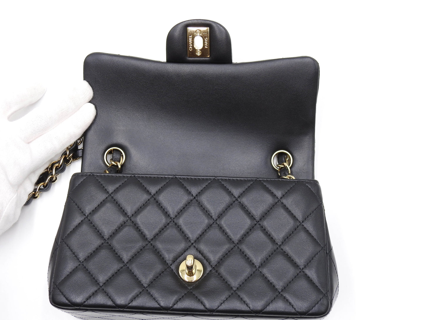 CHANEL CC Mini Matelasse 20 Flap Chain Shoulder Bag Lambskin Black A69900