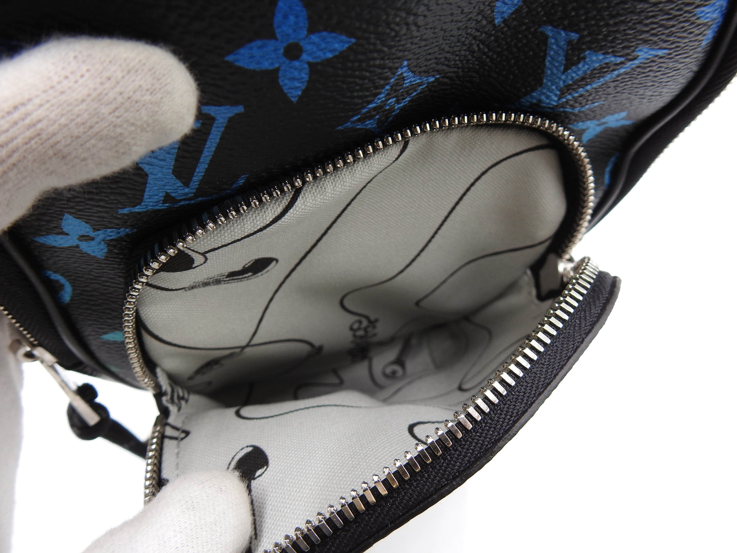 LOUIS VUITTON Monogram Iridescent Gradient Avenue Sling Bag M13936 Black