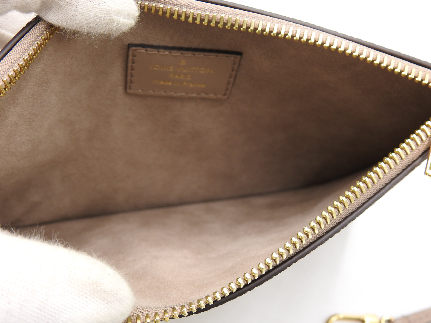 LOUIS VUITTON Monogram Empreinte NeoNoe MM Shoulder Hand Bag Dove Cream