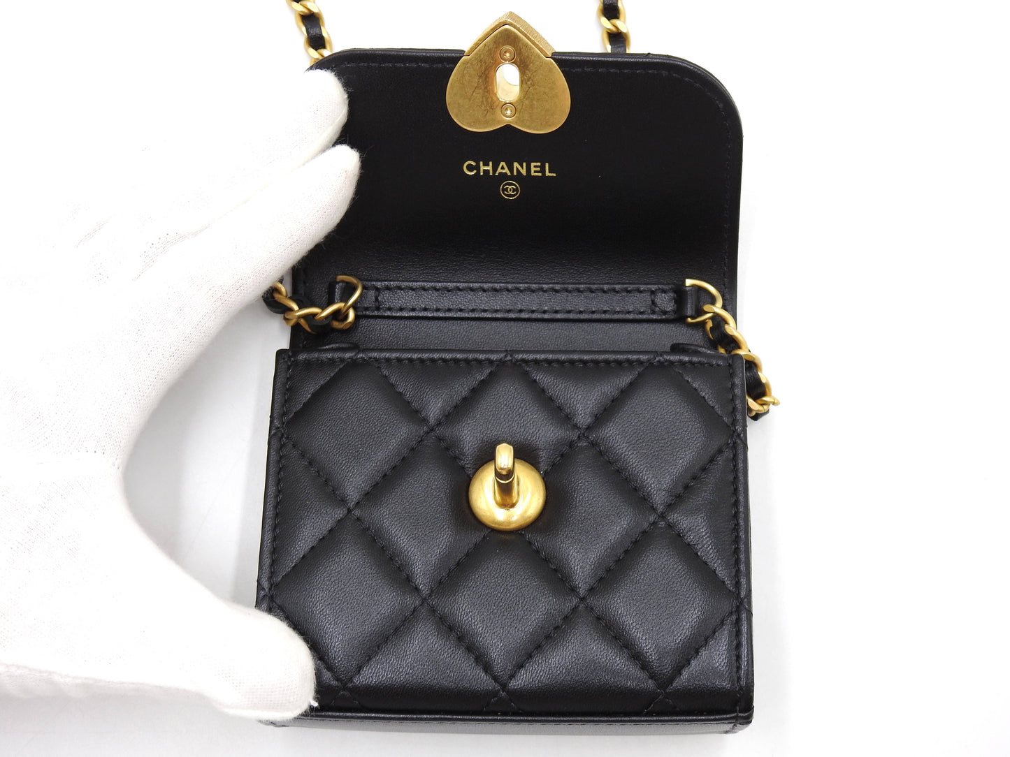 CHANEL CC Heart Matelasse Chain Clutch Shoulder Bag Lambskin Black AP3291