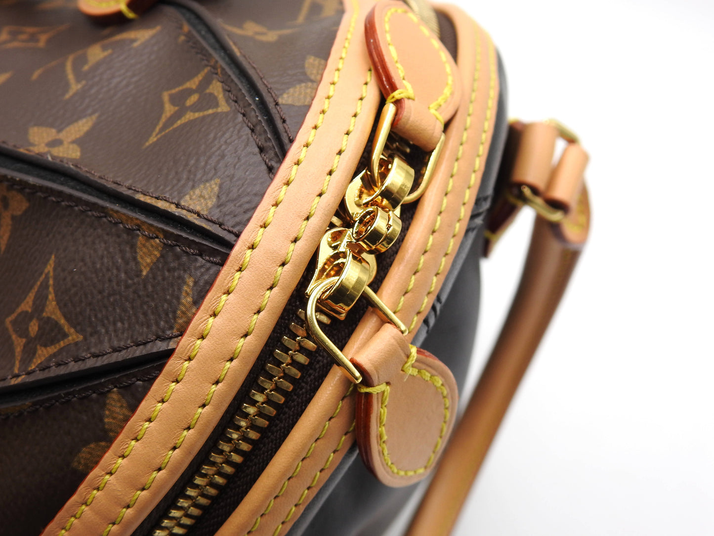 LOUIS VUITTON LV Suple Egg Bag 2way Shoulder Hand Bag Monogram Black M45269