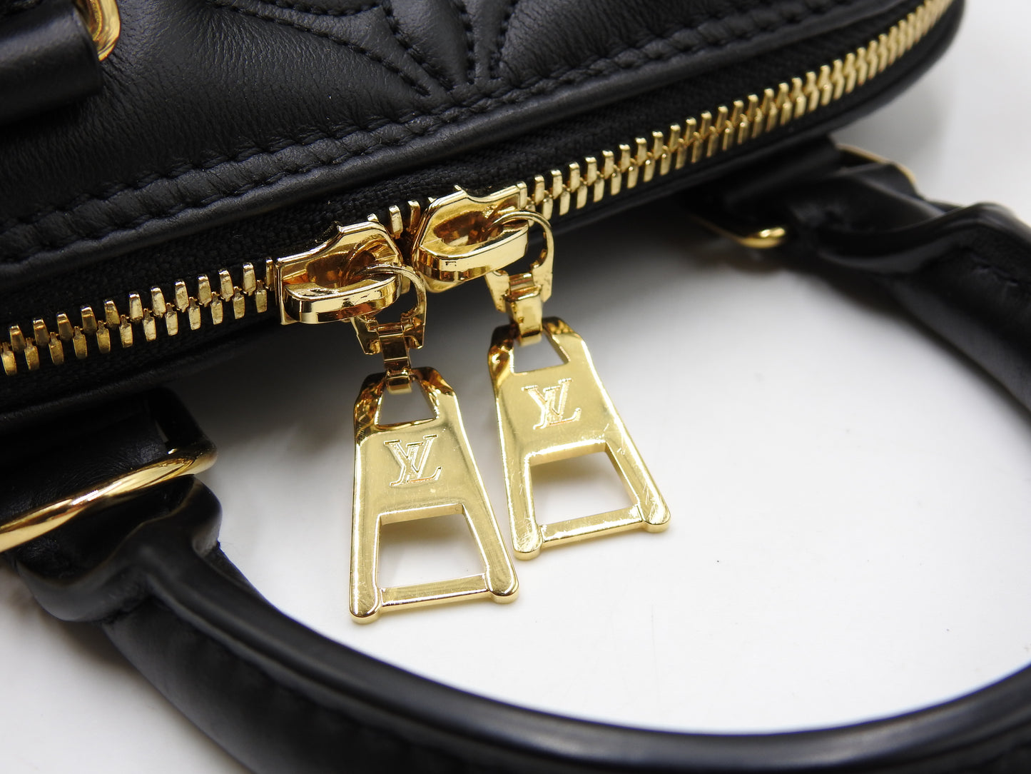 LOUIS VUITTON Alma BB 2way Shoulder Hand Bag Bubblegram Black M59793