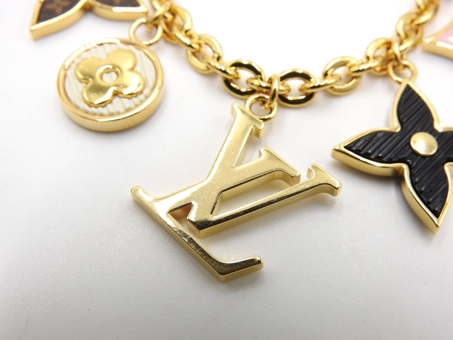 LOUIS VUITTON Spring Street Chain Bag Charm Key Holder Gold M01188