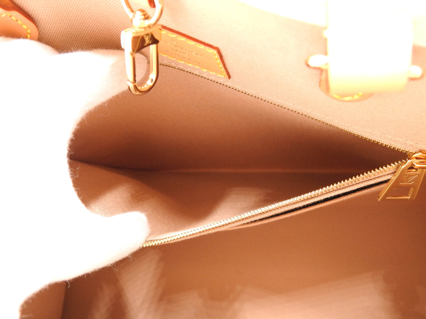 LOUIS VUITTON Monogram Dune Giant OnTheGO MM Tote Shoulder Bag M46912