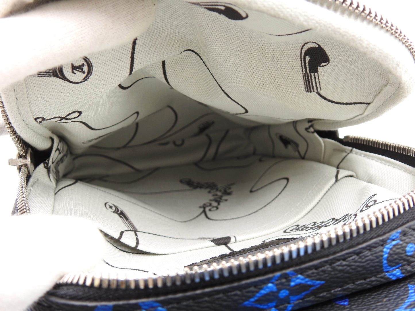 LOUIS VUITTON Monogram Iridescent Gradient Avenue Sling Shouler Bag M13936