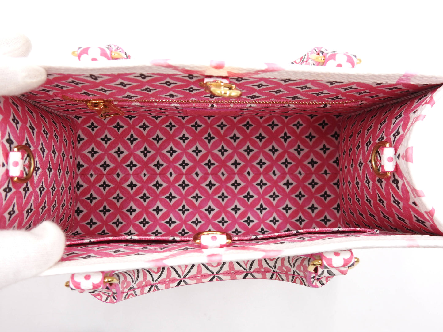 LOUIS VUITTON Monogram Giant By The Pool OnTheGO PM Hand Bag Pink M22976