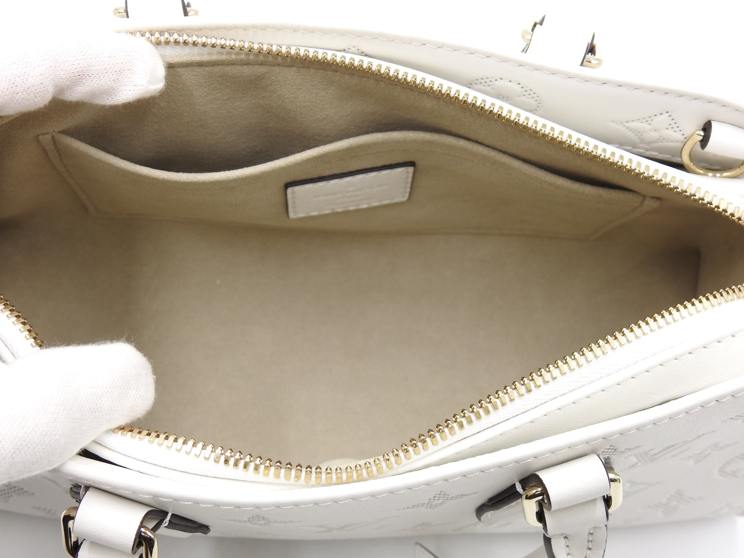 LOUIS VUITTON Monogram OnTheGo East West Shoulder Hand Bag White M11274