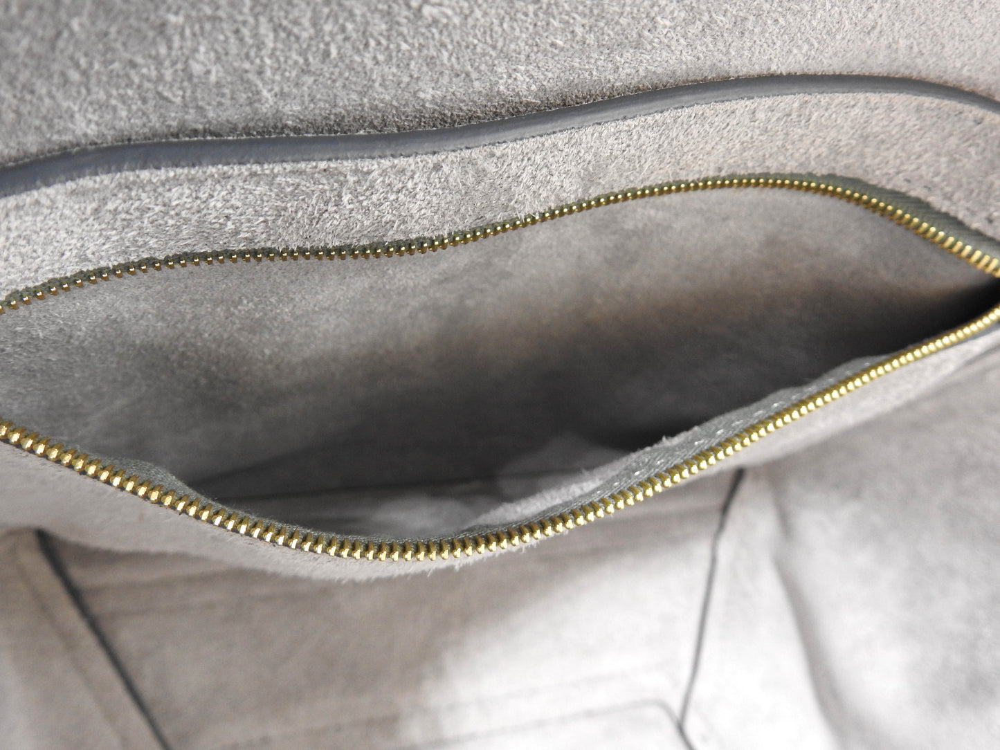 CELINE Medium Sangle Bucket Shoulder Bag Grained Calfskin Gray Blue 189593