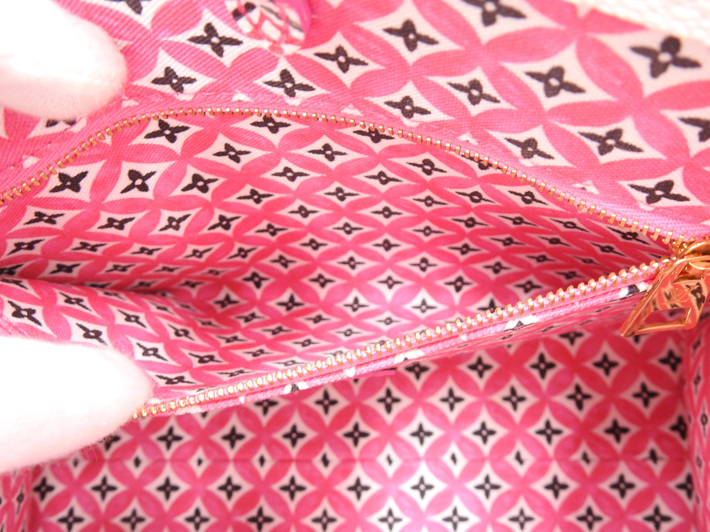 LOUIS VUITTON Monogram Giant By The Pool OnTheGO PM Hand Bag Pink M22976