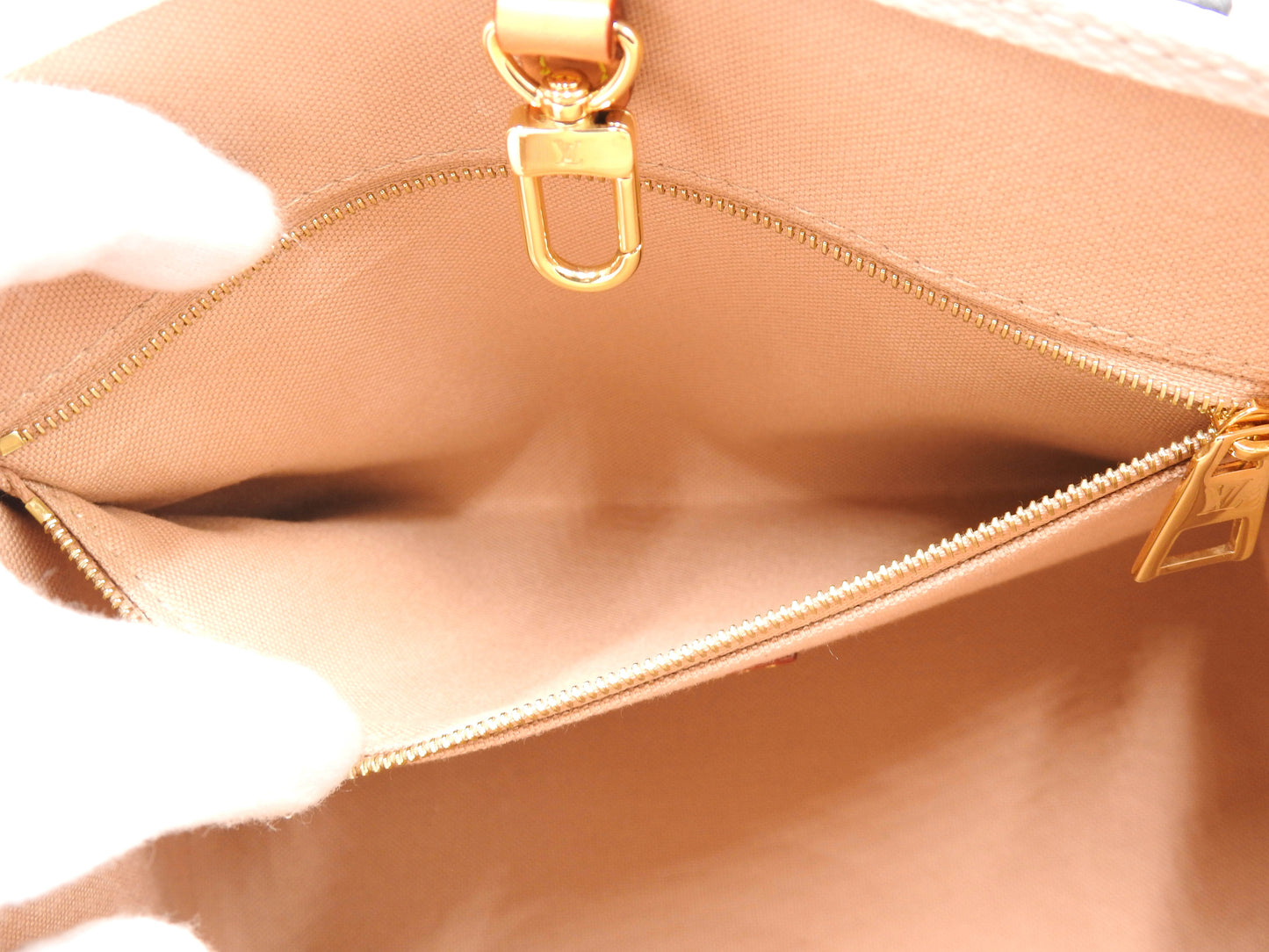LOUIS VUITTON Monogram Dune Onthego PM Tote Shoulder Bag Ivory M24533