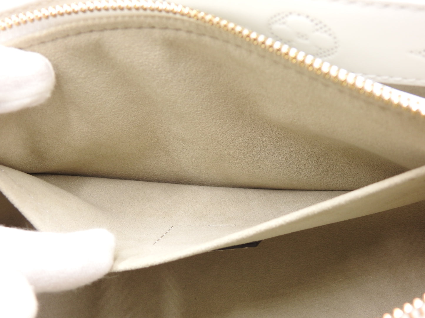 LOUIS VUITTON Monogram OnTheGo East West Shoulder Hand Bag White M11274