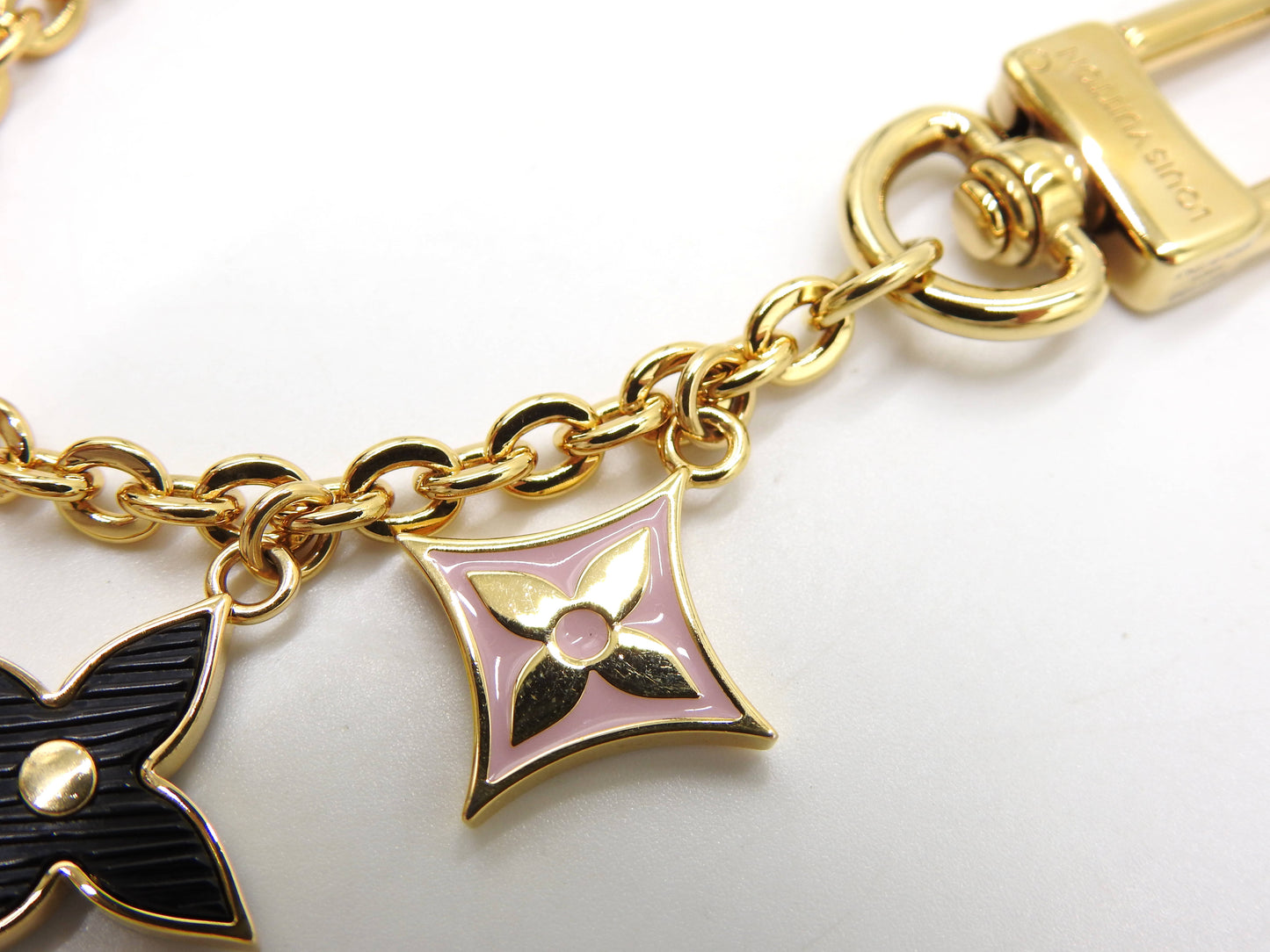 LOUIS VUITTON Spring Street Chain Bag Charm Key Holder Gold M01188