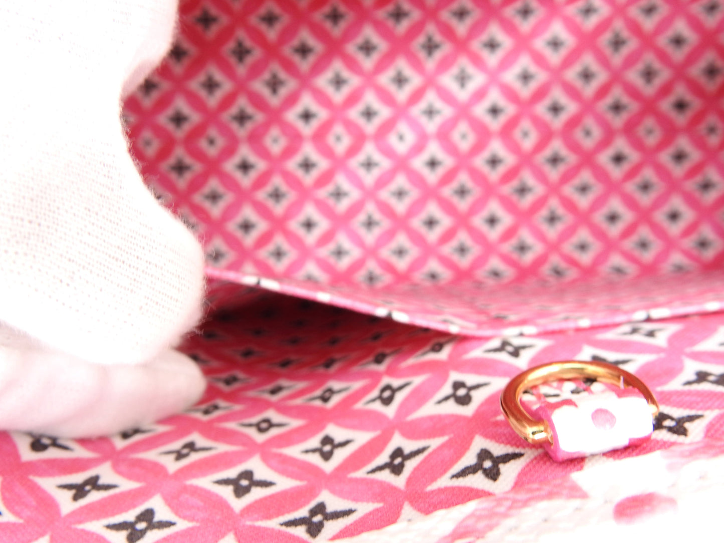 LOUIS VUITTON Monogram Giant By The Pool OnTheGO PM Hand Bag Pink M22976