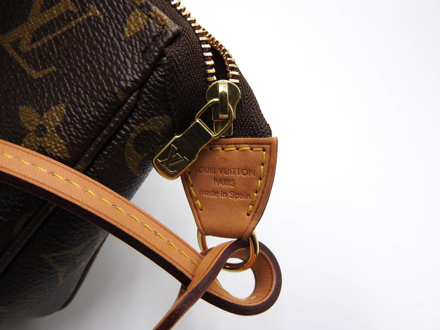 LOUIS VUITTON Monogram V Line Pochette Accessories Pouch Grenade M41605